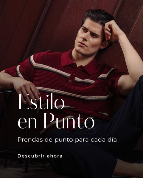 Un hombre con un polo a rayas rojas y beiges está sentado en una silla, apoyando la cabeza en la mano. Un texto en español anuncia el estilo de punto para el día a día.